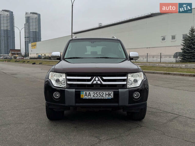 Черный Мицубиси Паджеро Вагон, объемом двигателя 3.2 л и пробегом 305 тыс. км за 12900 $, фото 2 на Automoto.ua