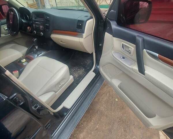 Чорний Міцубісі Паджеро Вагон, об'ємом двигуна 3.2 л та пробігом 165 тис. км за 14000 $, фото 8 на Automoto.ua