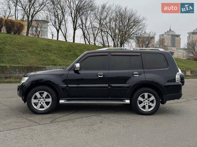 Черный Мицубиси Паджеро Вагон, объемом двигателя 3.2 л и пробегом 305 тыс. км за 12900 $, фото 4 на Automoto.ua