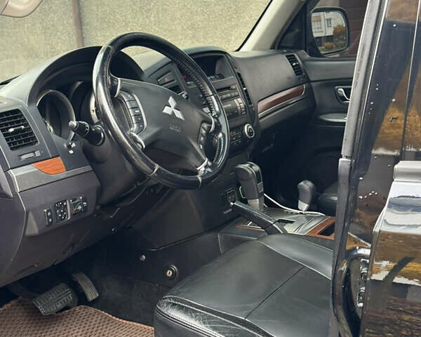 Міцубісі Паджеро Вагон 2008 у Івано-Франківську на Automoto.ua Чорний Міцубісі Паджеро Вагон, об'ємом двигуна 2.97 л та пробігом 195 тис. км за 11900 $, фото 16 на Automoto.ua
