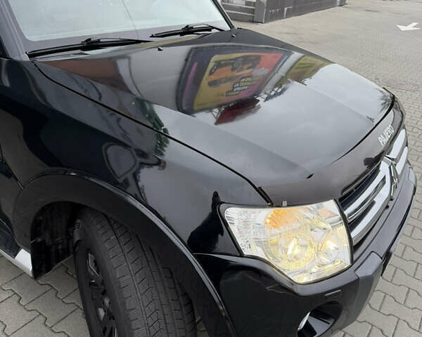 Черный Мицубиси Паджеро Вагон, объемом двигателя 2.97 л и пробегом 218 тыс. км за 11499 $, фото 46 на Automoto.ua