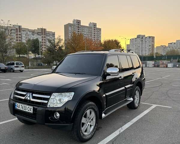 Черный Мицубиси Паджеро Вагон, объемом двигателя 2.97 л и пробегом 325 тыс. км за 11500 $, фото 1 на Automoto.ua