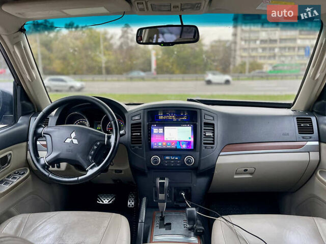 Міцубісі Паджеро Вагон 2008 у Києві на Automoto.ua Чорний Міцубісі Паджеро Вагон, об'ємом двигуна 2.97 л та пробігом 300 тис. км за 11500 $, фото 7 на Automoto.ua