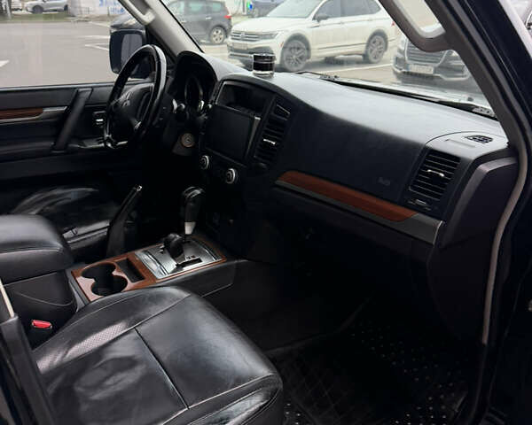 Черный Мицубиси Паджеро Вагон, объемом двигателя 2.97 л и пробегом 218 тыс. км за 11499 $, фото 56 на Automoto.ua