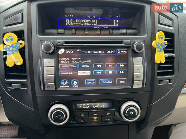 Черный Мицубиси Паджеро Вагон, объемом двигателя 3.2 л и пробегом 298 тыс. км за 15599 $, фото 8 на Automoto.ua