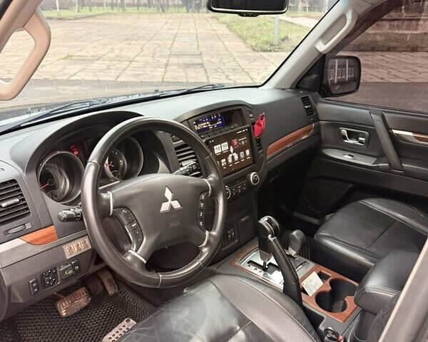 Черный Мицубиси Паджеро Вагон, объемом двигателя 3.83 л и пробегом 218 тыс. км за 10700 $, фото 11 на Automoto.ua