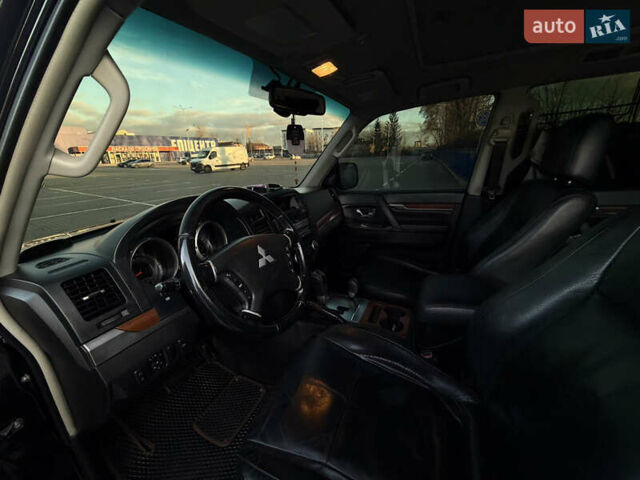 Черный Мицубиси Паджеро Вагон, объемом двигателя 3.2 л и пробегом 328 тыс. км за 13000 $, фото 24 на Automoto.ua