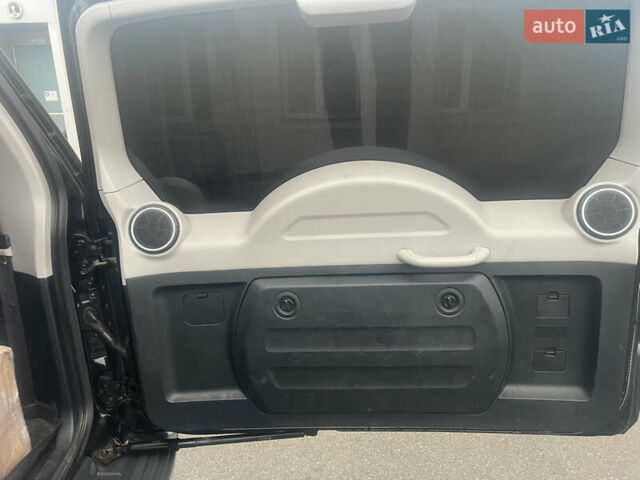 Черный Мицубиси Паджеро Вагон, объемом двигателя 3.8 л и пробегом 33 тыс. км за 12500 $, фото 6 на Automoto.ua