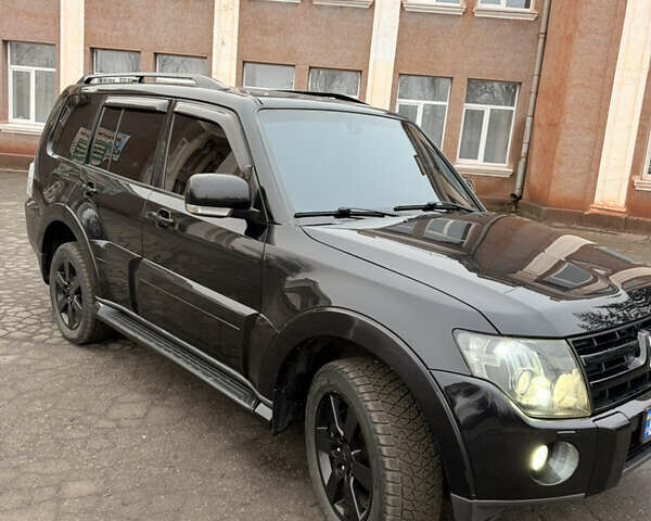 Черный Мицубиси Паджеро Вагон, объемом двигателя 3.83 л и пробегом 218 тыс. км за 10700 $, фото 1 на Automoto.ua