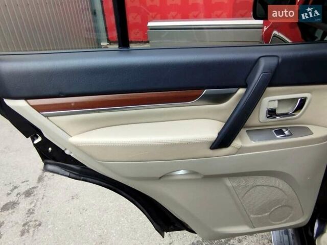 Черный Мицубиси Паджеро Вагон, объемом двигателя 2.97 л и пробегом 143 тыс. км за 12100 $, фото 70 на Automoto.ua