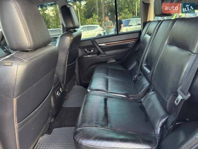 Чорний Міцубісі Паджеро Вагон, об'ємом двигуна 2.97 л та пробігом 179 тис. км за 12500 $, фото 13 на Automoto.ua