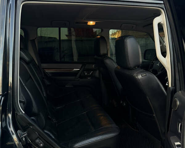 Черный Мицубиси Паджеро Вагон, объемом двигателя 3.2 л и пробегом 328 тыс. км за 13000 $, фото 32 на Automoto.ua