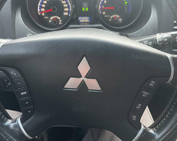 Черный Мицубиси Паджеро Вагон, объемом двигателя 3.2 л и пробегом 281 тыс. км за 10450 $, фото 16 на Automoto.ua