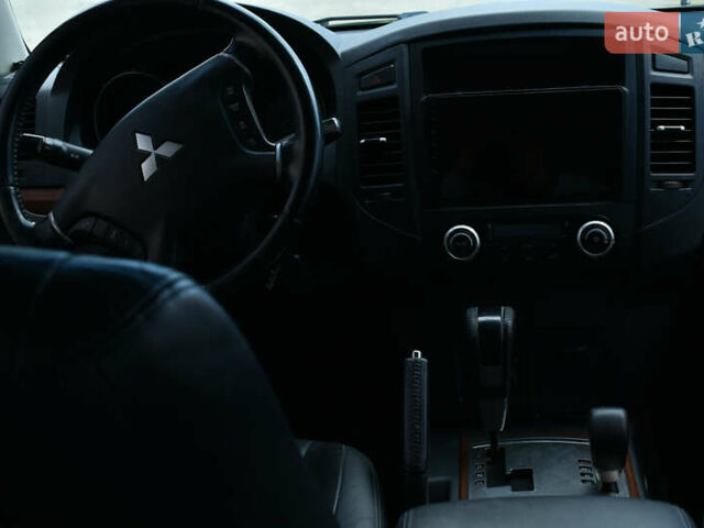Чорний Міцубісі Паджеро Вагон, об'ємом двигуна 2.97 л та пробігом 310 тис. км за 13600 $, фото 19 на Automoto.ua