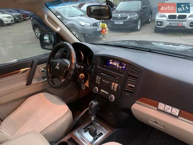 Черный Мицубиси Паджеро Вагон, объемом двигателя 3 л и пробегом 232 тыс. км за 11390 $, фото 33 на Automoto.ua