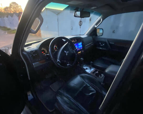 Черный Мицубиси Паджеро Вагон, объемом двигателя 3.2 л и пробегом 327 тыс. км за 10700 $, фото 10 на Automoto.ua