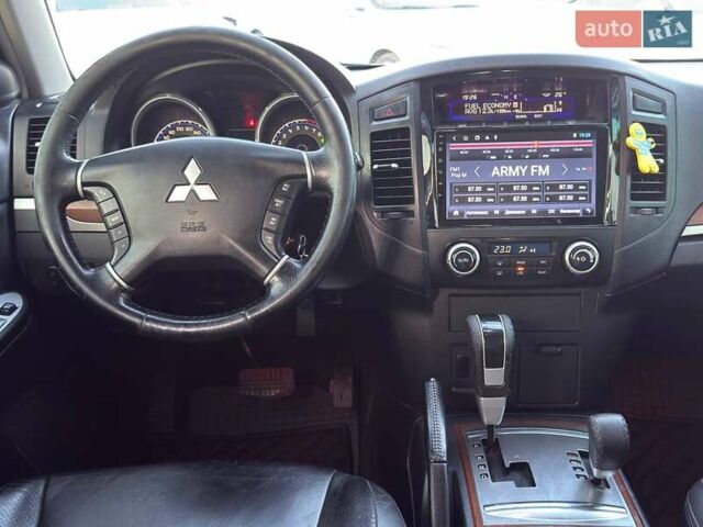 Чорний Міцубісі Паджеро Вагон, об'ємом двигуна 2.97 л та пробігом 179 тис. км за 12500 $, фото 18 на Automoto.ua