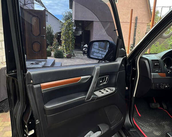 Черный Мицубиси Паджеро Вагон, объемом двигателя 2.97 л и пробегом 187 тыс. км за 12800 $, фото 3 на Automoto.ua