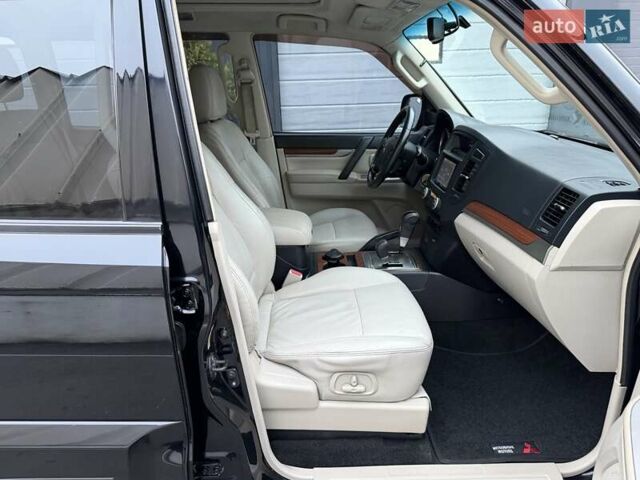 Черный Мицубиси Паджеро Вагон, объемом двигателя 3 л и пробегом 182 тыс. км за 11500 $, фото 12 на Automoto.ua