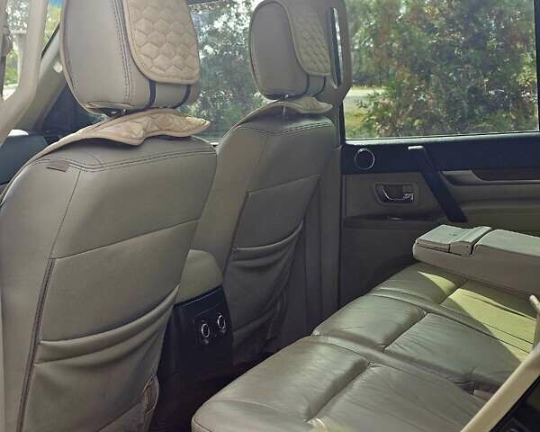 Чорний Міцубісі Паджеро Вагон, об'ємом двигуна 3.8 л та пробігом 200 тис. км за 11600 $, фото 11 на Automoto.ua