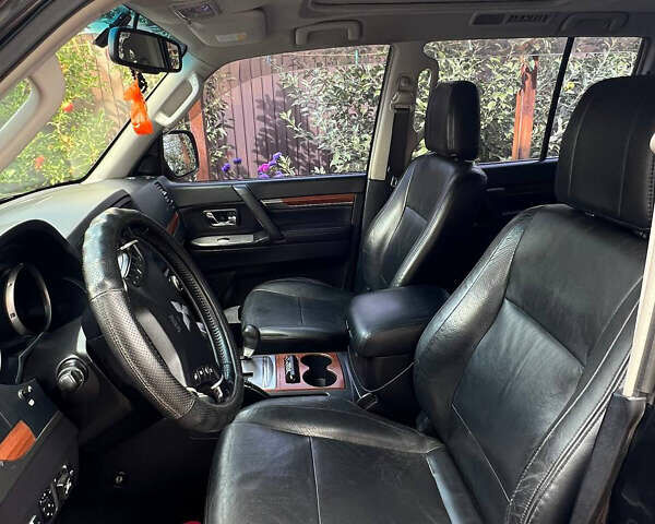 Черный Мицубиси Паджеро Вагон, объемом двигателя 2.97 л и пробегом 187 тыс. км за 12800 $, фото 4 на Automoto.ua