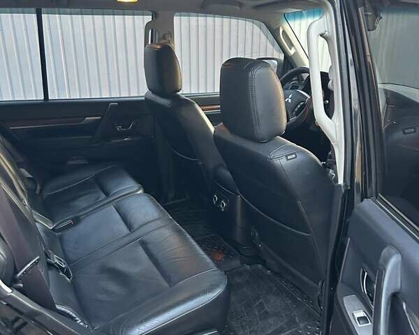 Черный Мицубиси Паджеро Вагон, объемом двигателя 3.2 л и пробегом 160 тыс. км за 14000 $, фото 13 на Automoto.ua
