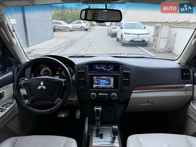 Черный Мицубиси Паджеро Вагон, объемом двигателя 3 л и пробегом 182 тыс. км за 11500 $, фото 11 на Automoto.ua