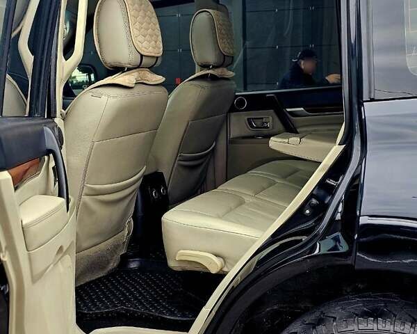 Черный Мицубиси Паджеро Вагон, объемом двигателя 0 л и пробегом 200 тыс. км за 11300 $, фото 7 на Automoto.ua