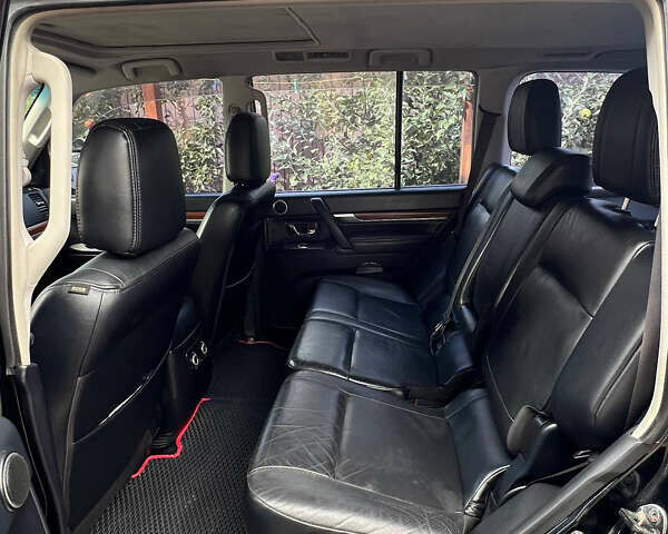 Черный Мицубиси Паджеро Вагон, объемом двигателя 2.97 л и пробегом 187 тыс. км за 12800 $, фото 5 на Automoto.ua