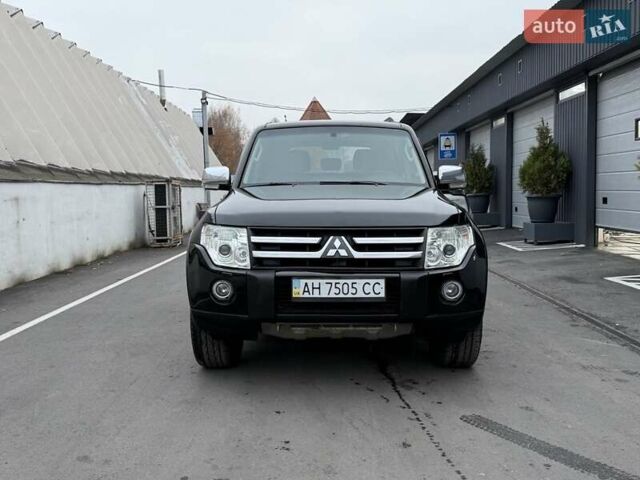 Черный Мицубиси Паджеро Вагон, объемом двигателя 3 л и пробегом 182 тыс. км за 11500 $, фото 2 на Automoto.ua