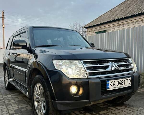 Черный Мицубиси Паджеро Вагон, объемом двигателя 3.2 л и пробегом 160 тыс. км за 14000 $, фото 1 на Automoto.ua