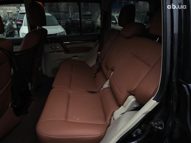 Черный Мицубиси Паджеро Вагон, объемом двигателя 3.8 л и пробегом 219 тыс. км за 10990 $, фото 14 на Automoto.ua