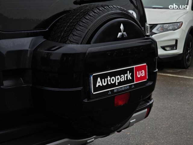 Черный Мицубиси Паджеро Вагон, объемом двигателя 3.8 л и пробегом 219 тыс. км за 10990 $, фото 10 на Automoto.ua