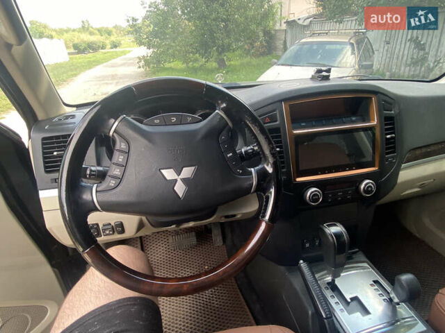 Черный Мицубиси Паджеро Вагон, объемом двигателя 3.8 л и пробегом 219 тыс. км за 14000 $, фото 10 на Automoto.ua