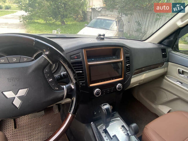Черный Мицубиси Паджеро Вагон, объемом двигателя 3.8 л и пробегом 219 тыс. км за 14000 $, фото 13 на Automoto.ua