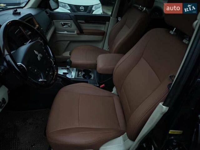 Черный Мицубиси Паджеро Вагон, объемом двигателя 3.8 л и пробегом 219 тыс. км за 10990 $, фото 23 на Automoto.ua