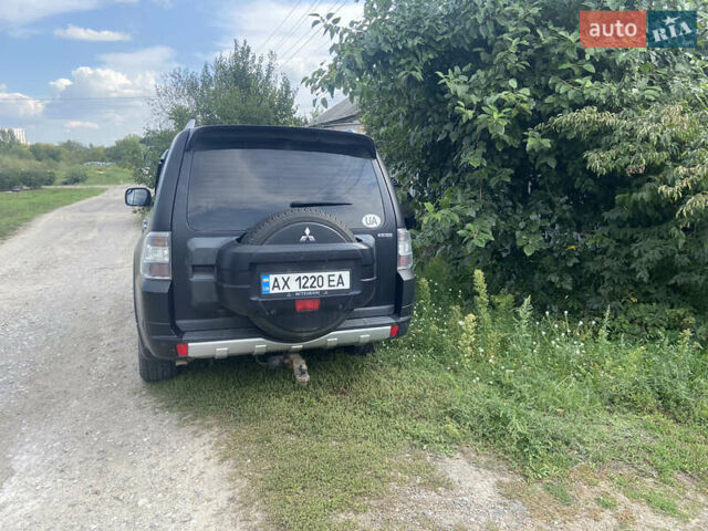 Черный Мицубиси Паджеро Вагон, объемом двигателя 3.8 л и пробегом 219 тыс. км за 14000 $, фото 4 на Automoto.ua