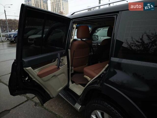 Черный Мицубиси Паджеро Вагон, объемом двигателя 3.8 л и пробегом 219 тыс. км за 10990 $, фото 14 на Automoto.ua