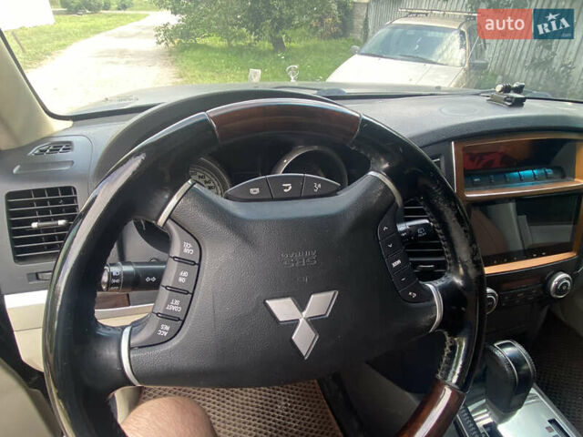 Черный Мицубиси Паджеро Вагон, объемом двигателя 3.8 л и пробегом 219 тыс. км за 14000 $, фото 11 на Automoto.ua