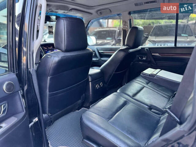 Черный Мицубиси Паджеро Вагон, объемом двигателя 3.2 л и пробегом 180 тыс. км за 16500 $, фото 15 на Automoto.ua