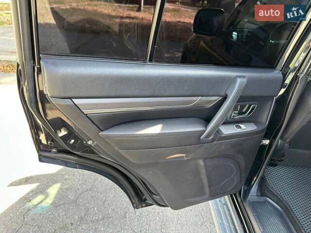 Чорний Міцубісі Паджеро Вагон, об'ємом двигуна 2.97 л та пробігом 312 тис. км за 14300 $, фото 15 на Automoto.ua