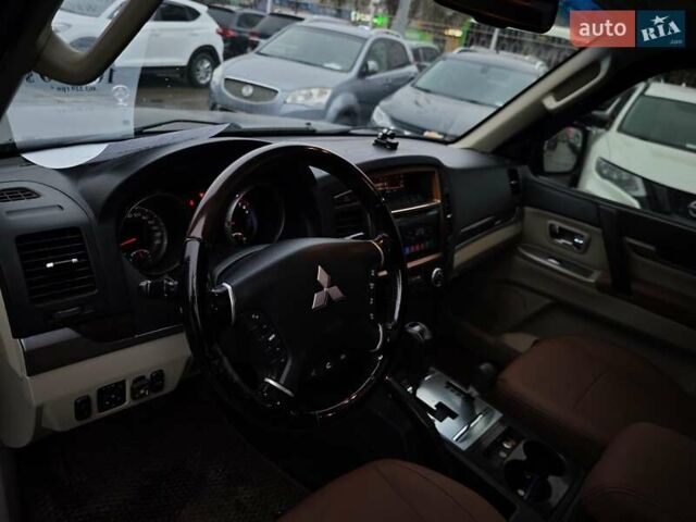 Черный Мицубиси Паджеро Вагон, объемом двигателя 3.8 л и пробегом 219 тыс. км за 10990 $, фото 21 на Automoto.ua