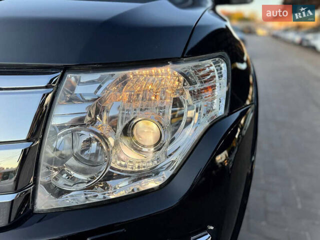 Черный Мицубиси Паджеро Вагон, объемом двигателя 3.2 л и пробегом 180 тыс. км за 16500 $, фото 5 на Automoto.ua