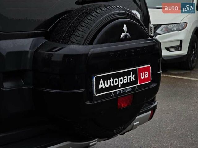 Черный Мицубиси Паджеро Вагон, объемом двигателя 3.8 л и пробегом 219 тыс. км за 10990 $, фото 10 на Automoto.ua