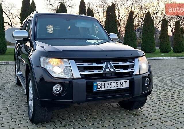 Черный Мицубиси Паджеро Вагон, объемом двигателя 3.83 л и пробегом 389 тыс. км за 14800 $, фото 3 на Automoto.ua