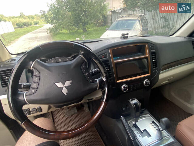 Черный Мицубиси Паджеро Вагон, объемом двигателя 3.8 л и пробегом 219 тыс. км за 14000 $, фото 12 на Automoto.ua