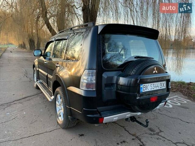 Чорний Міцубісі Паджеро Вагон, об'ємом двигуна 3.83 л та пробігом 250 тис. км за 13800 $, фото 7 на Automoto.ua
