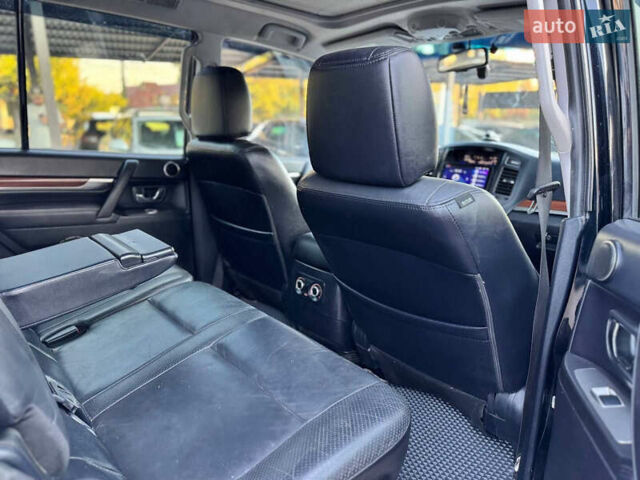 Черный Мицубиси Паджеро Вагон, объемом двигателя 3.2 л и пробегом 180 тыс. км за 16500 $, фото 17 на Automoto.ua