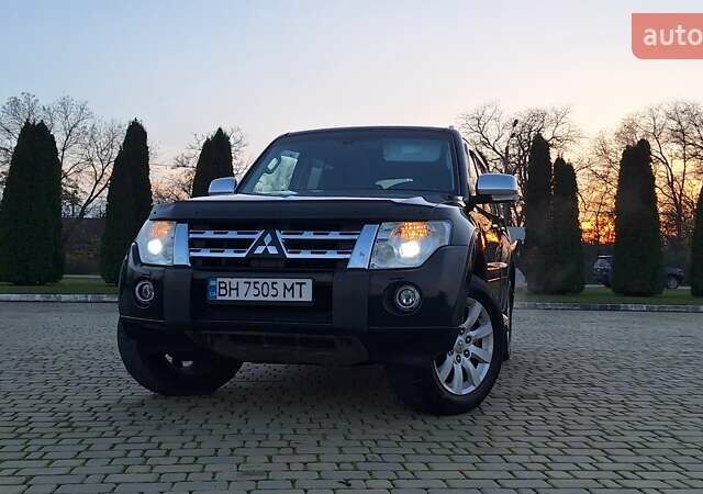 Черный Мицубиси Паджеро Вагон, объемом двигателя 3.83 л и пробегом 389 тыс. км за 14800 $, фото 5 на Automoto.ua