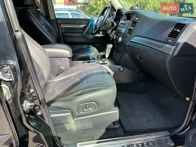 Чорний Міцубісі Паджеро Вагон, об'ємом двигуна 2.97 л та пробігом 312 тис. км за 14300 $, фото 6 на Automoto.ua
